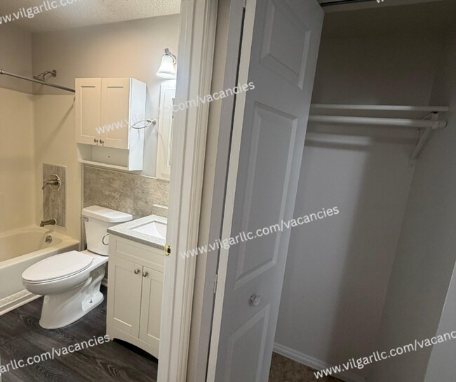 Foto del edificio - 5583-85-5585 Tulip Ave