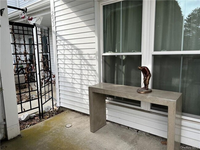 Foto del edificio - 255 Homestead Village Dr