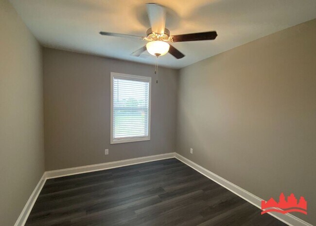 Building Photo - Beautiful newly built single family home i...