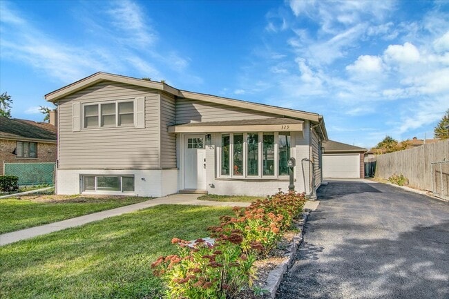 Foto del edificio - 329 E Jefferson St