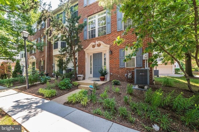 Foto del edificio - 5807 Pearson Ln