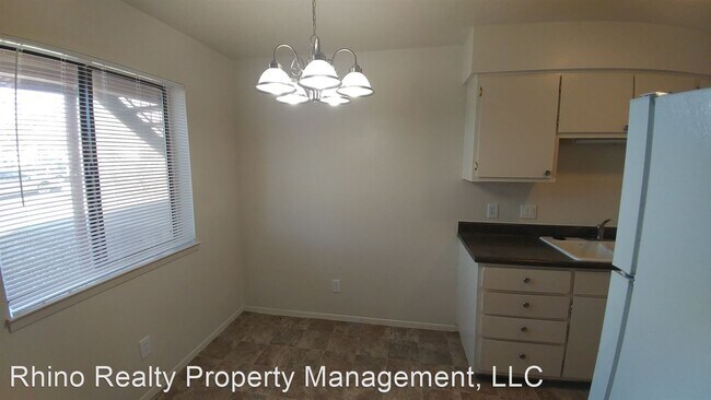 Foto del edificio - 12800 Skyline Rd NE