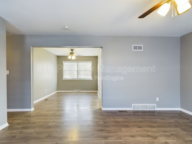 Building Photo - 5012 S Grand Ave