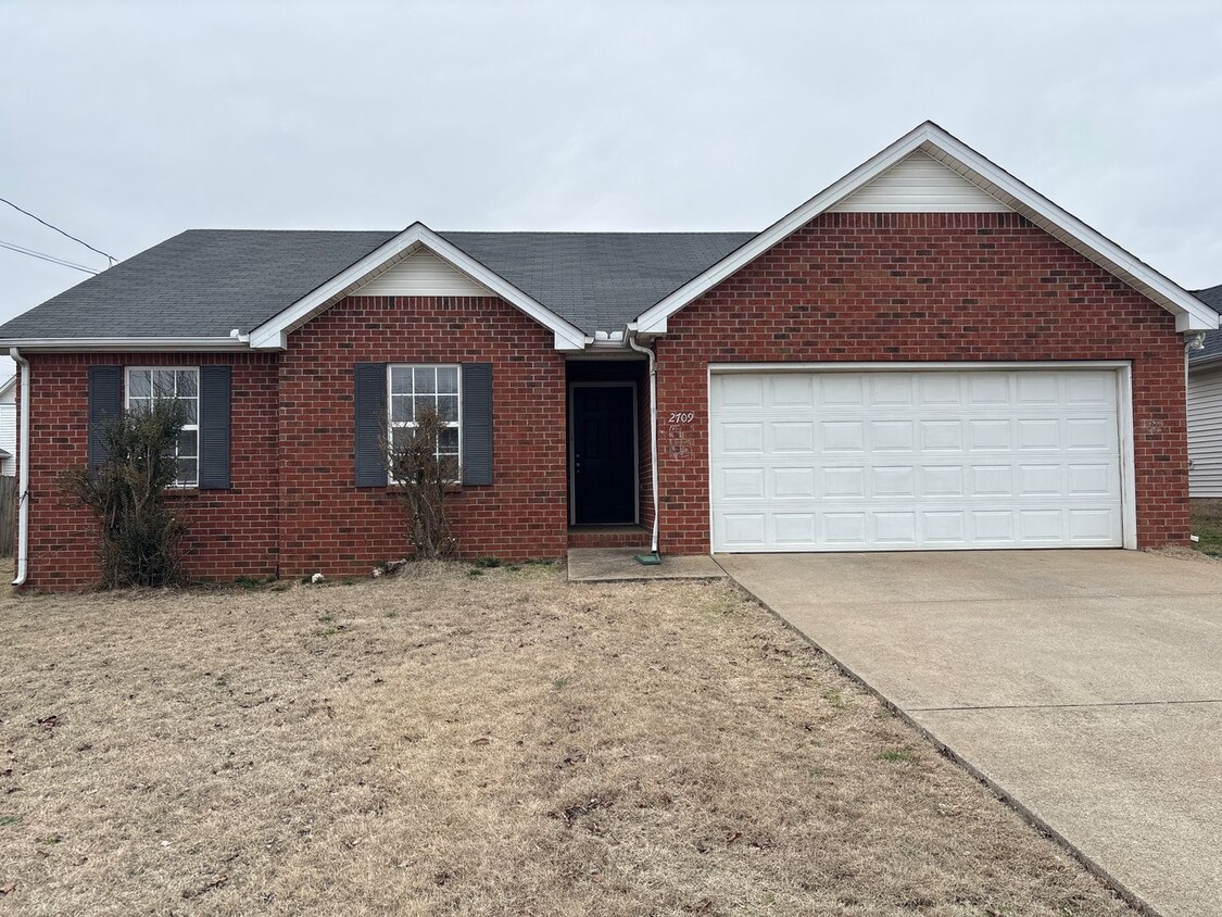 Foto principal - Cute 3 Bed 2 Bath home in Murfreesboro!