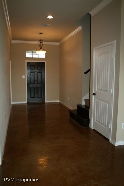 Building Photo - 4 br, 2.5 bath House - 3120 Stallion
