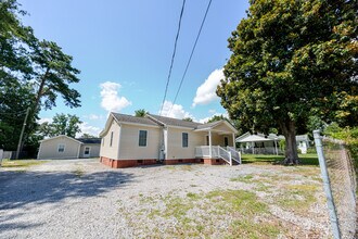 Building Photo - 2621 State Rd S-21-535