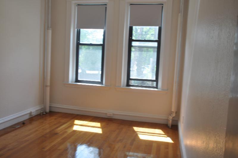 Primary Photo - 19 Washington St