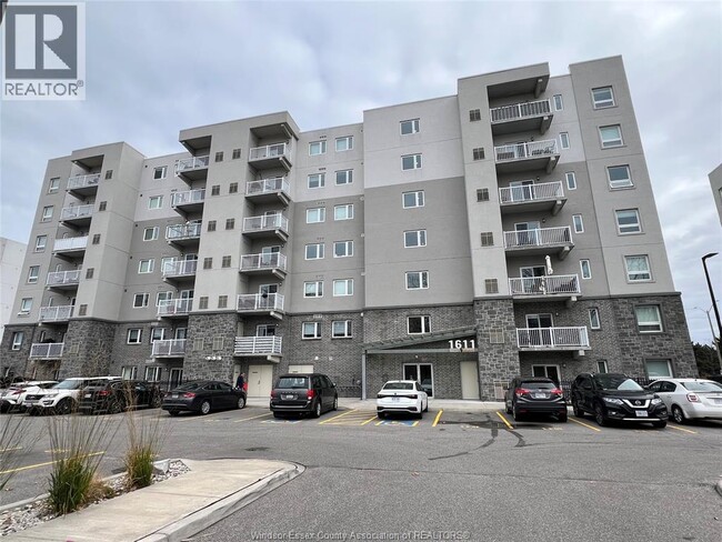 Building Photo - 1611 Banwell Rd