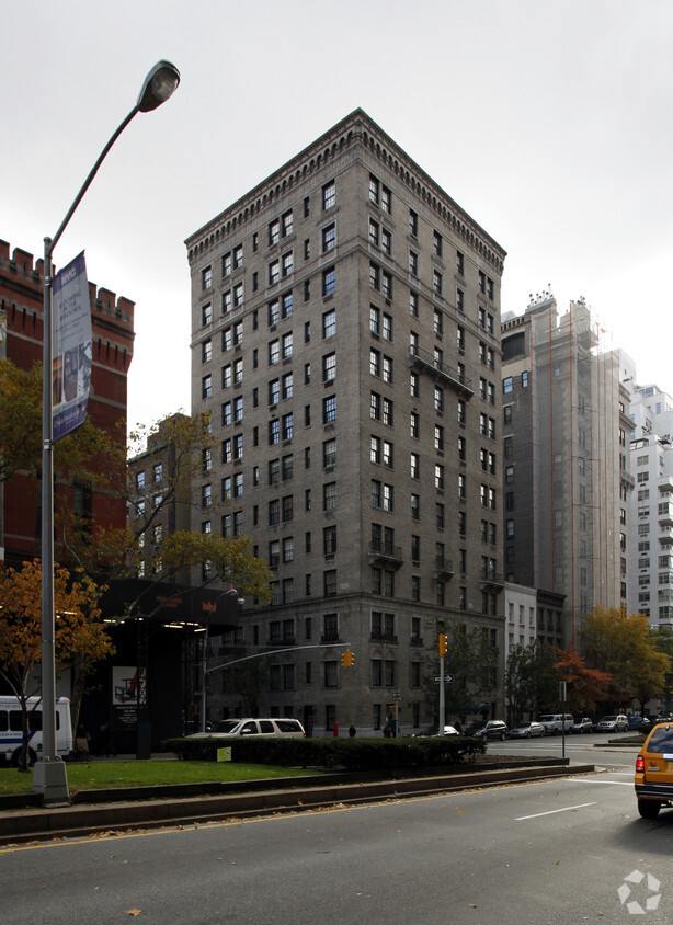 Primary Photo - 635 Park Ave