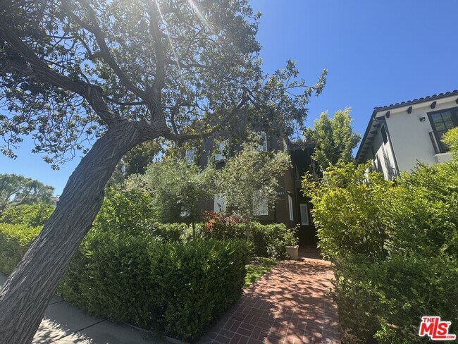 Foto del edificio - 2421 California Ave