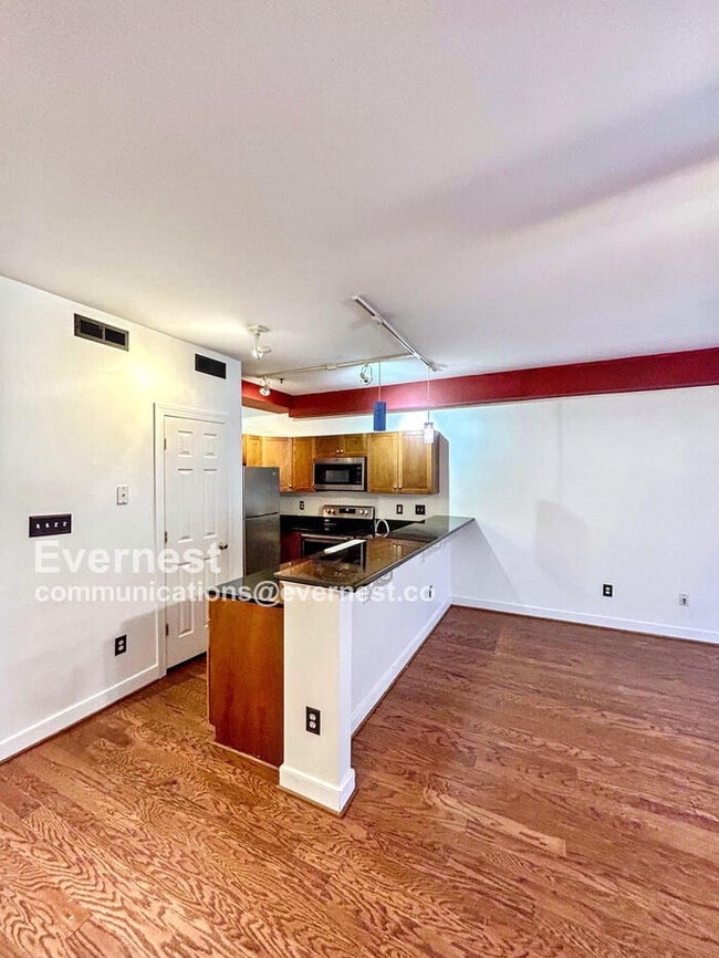 Building Photo - 215 N 19th St