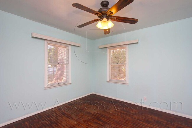 Foto del edificio - Spectacular Mountain Views 2 Bed/1 Bath Ho...