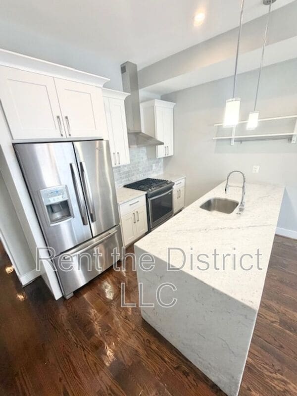 Photo - 913 12th St NE Apartment