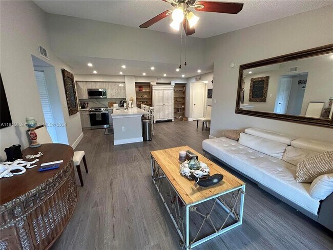 Foto del edificio - 560 S Park Rd