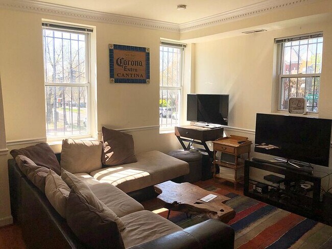 Foto del edificio - 787 Fairmont St NW