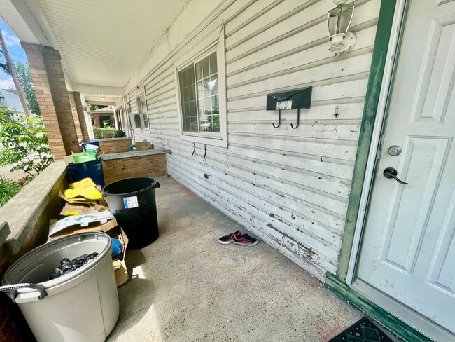 Building Photo - 4 Bed 1 Bath- Southside Slopes Pittsburgh PA