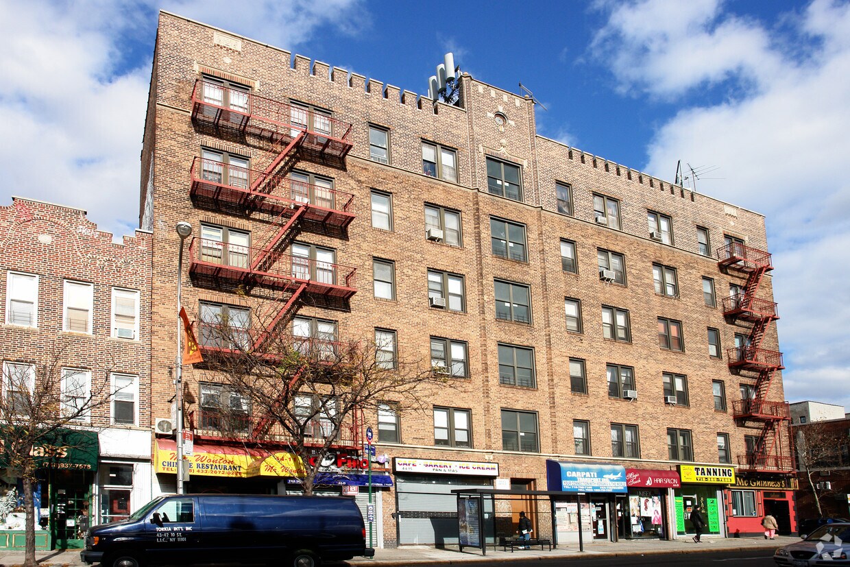 44114419 Queens Blvd, Sunnyside, NY 11104 Apartments 44114419
