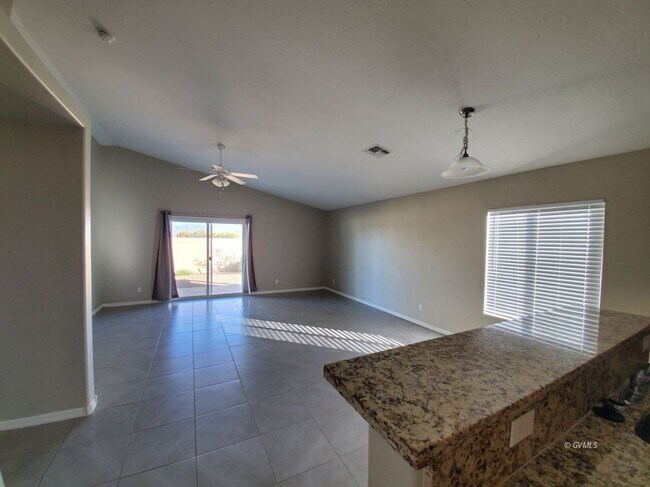 Building Photo - 1480 Stratford Dr