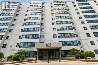 Building Photo - 600 Grenfell Dr