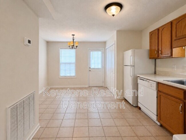 Foto del edificio - 2300 Raleigh Ct