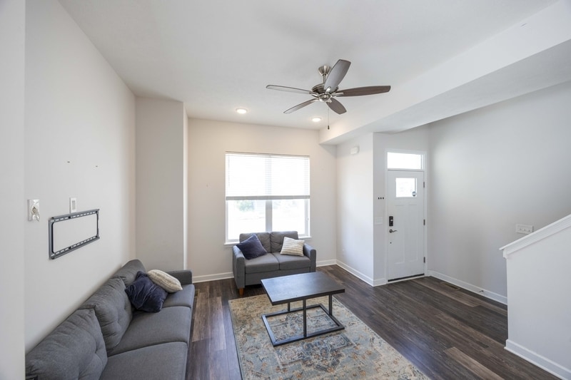 12101 Wade Park Ave Cleveland, OH 44106 – photo 2