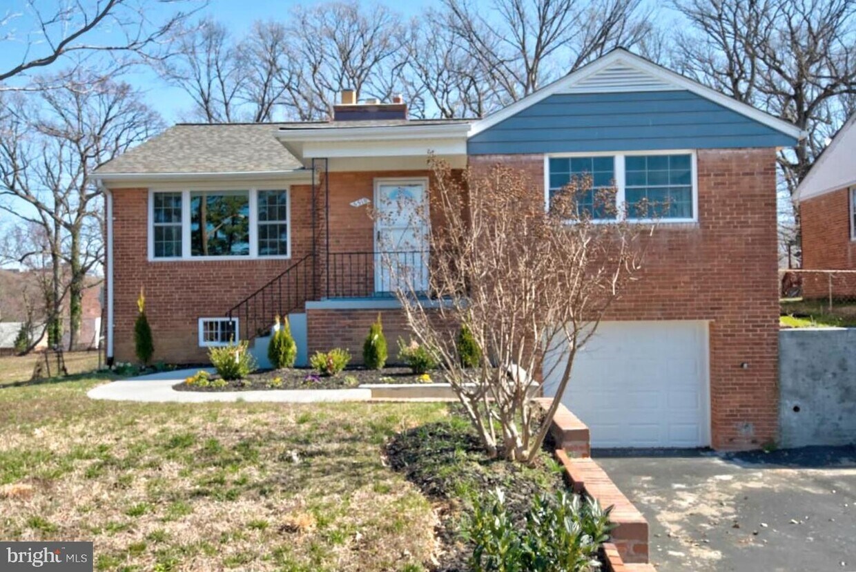 6510 Livingston Rd, Oxon Hill, MD 20745 House for Rent in Oxon Hill