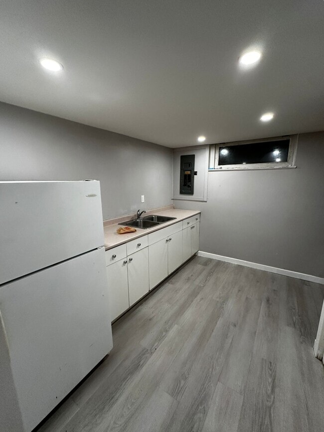 Photo du bâtiment - 1790 Hemlock St