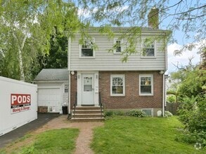 Building Photo - 128 Parsons St