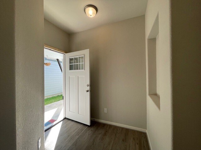 Foto del edificio - 156 Camelot Pl Ct