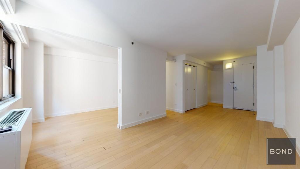 Foto principal - 222 E 39th St