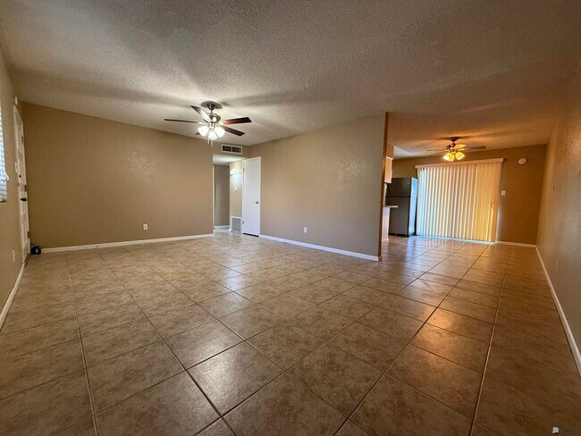 Foto del edificio - 2490 W Yowell Ct