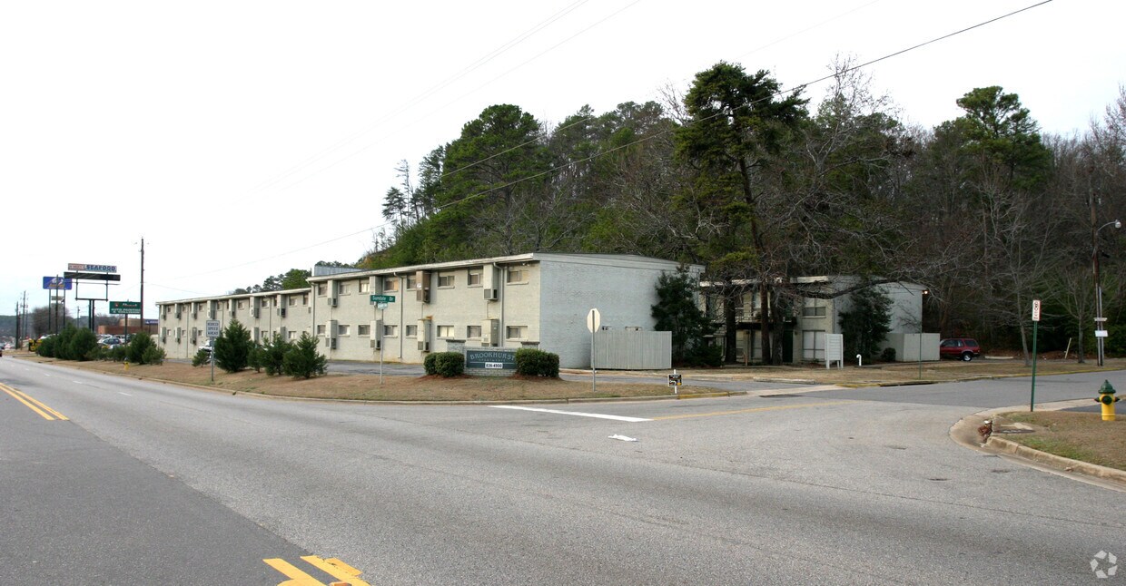 Foto del edificio - Brookhurst Apartments