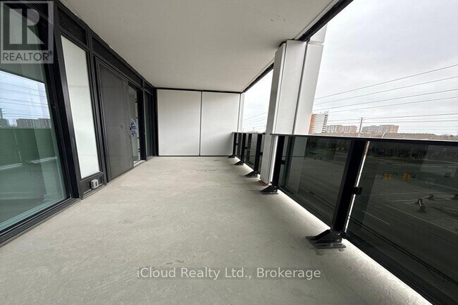 Photo du bâtiment - 1 Fairview Rd E