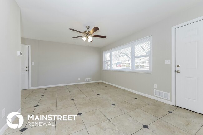 Building Photo - 7415 E 110th St