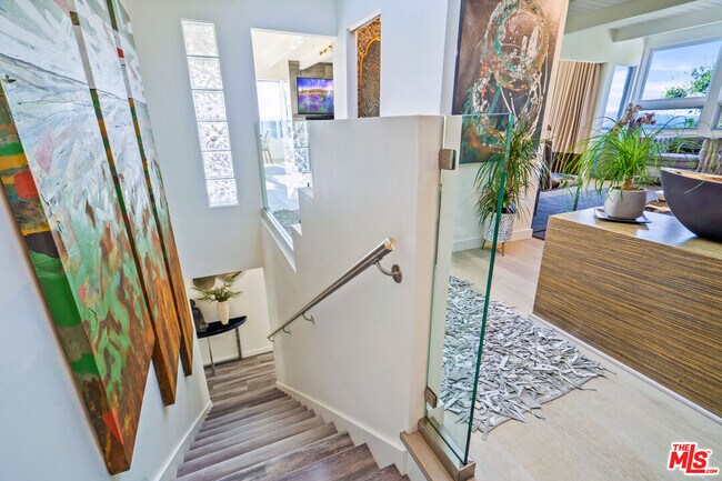 Foto del edificio - 3288 Wrightwood Dr