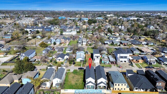 Foto del edificio - 410 E 41st St