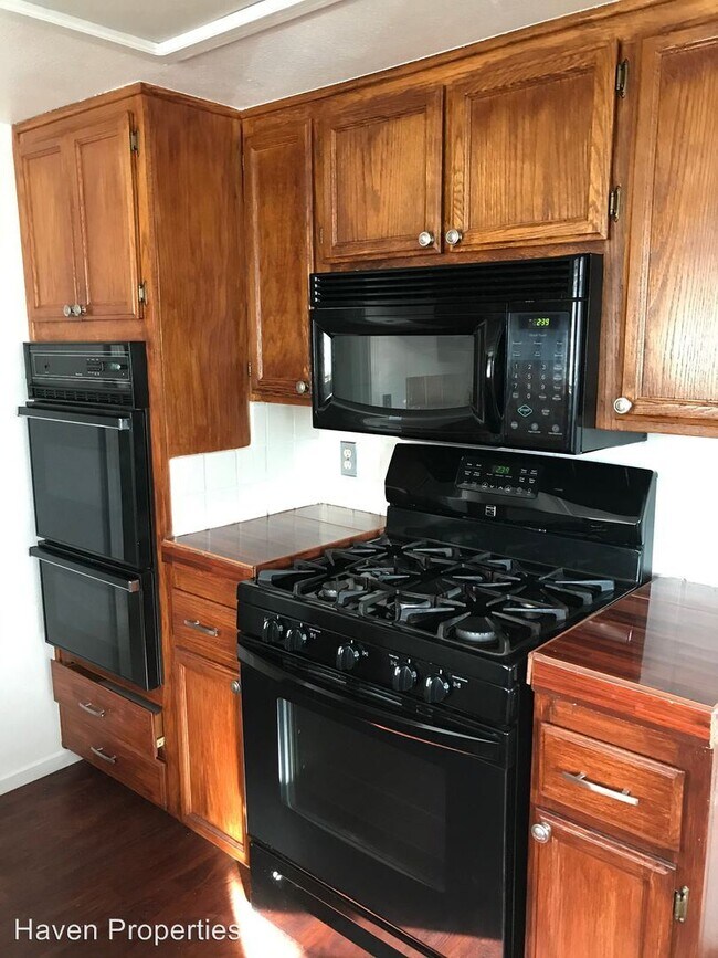 Building Photo - 3 br, 2 bath House - 1340 Los Olivos, Unit C