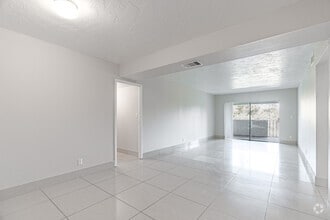 2BR, 2BA - 1,300SF - Windward Vista