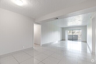 2BR, 2BA - 1,300SF - Windward Vista