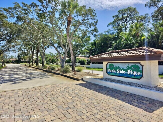 Foto del edificio - 1506 Parkside Pl