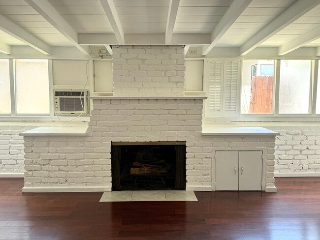 Foto del edificio - 2321 W Carson St