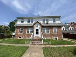 Building Photo - 1003 Kenmore Ave