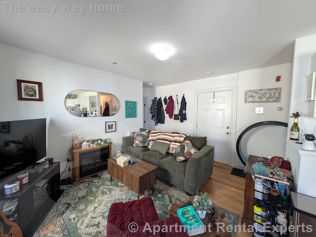 Building Photo - 33 Roberts Rd