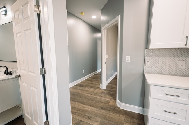 Foto del edificio - UNIT B