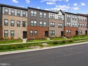 Building Photo - 305 Backwater Wy