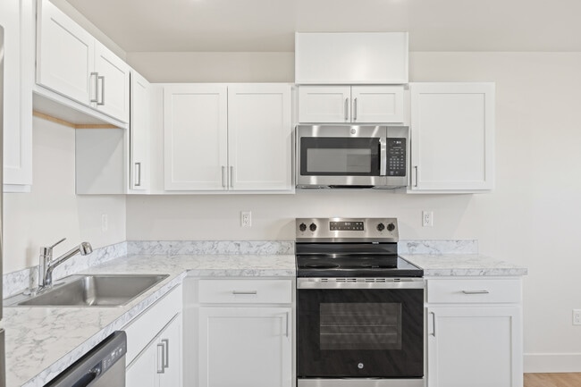 Building Photo - Altus Apartments