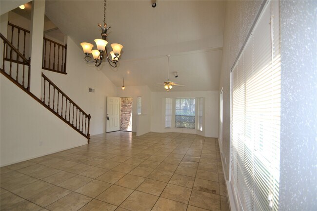 Foto del edificio - 12410 Meadow Briar Dr