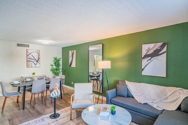 Building Photo - 8550 E McDowell Rd