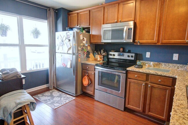 Foto del edificio - 3bd/3.5ba Spacious 3 Floor Townhouse in Durham's Stratford Lakes Neighborhood!