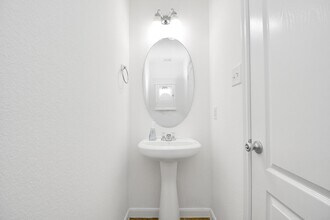 Building Photo - 16020 Sweetwater Fields Ln